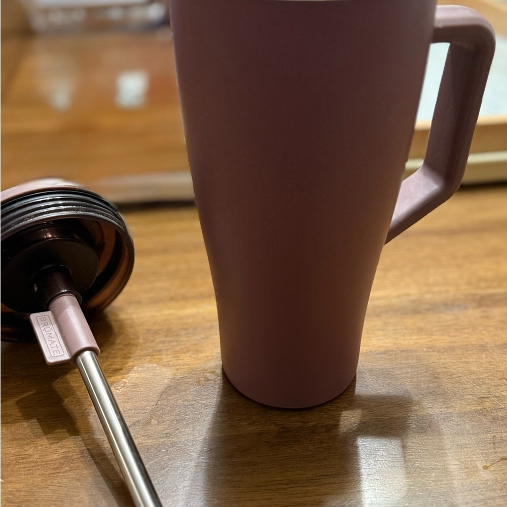 Brumate Era 30oz Tumbler with handle. 100% leak proof and insulated. - Picture 2 of 3